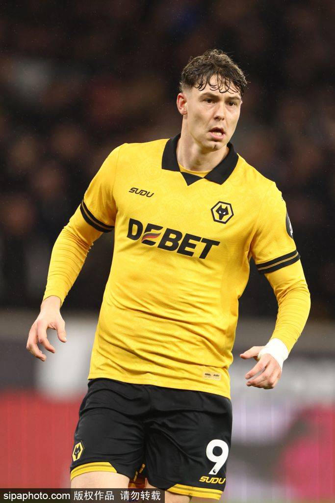 乌兹别克斯坦足球_芒特的无球贡献：曼联新星如何在场上默默改变比赛格局乌兹别克斯坦足球？