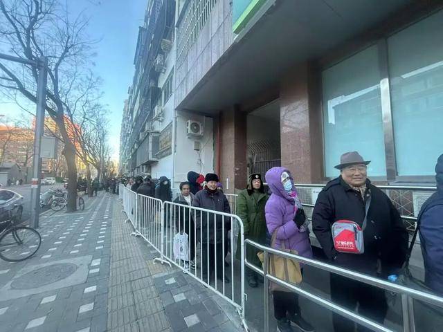 皇冠平台出租
_《丙午年》马年生肖邮票今日开售皇冠平台出租
!有人连夜排队——