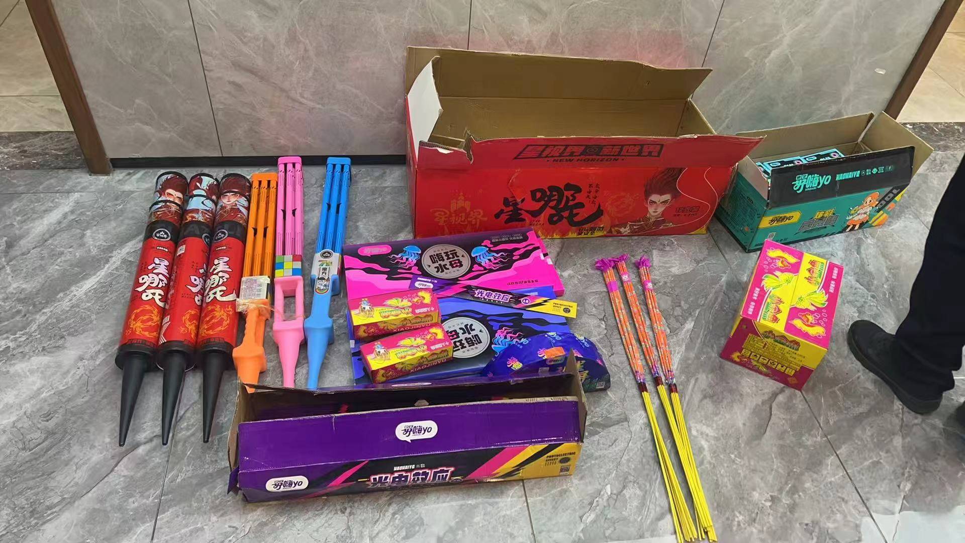 皇冠登2代理_赶赴宜昌抓获第四名嫌疑人皇冠登2代理！武昌警方今年累计缴获烟花爆竹4963件