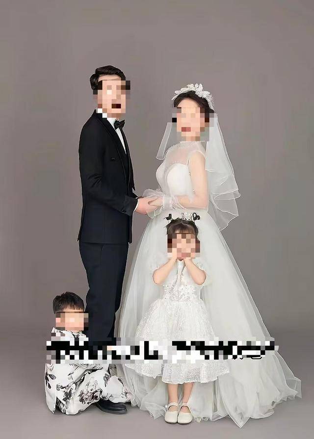 皇冠信用网怎么代理
_郑州中牟男子称妻儿3人被发小杀害皇冠信用网怎么代理
,“常来吃饭偷配了钥匙”,嫌犯父亲:恨死这个恶魔