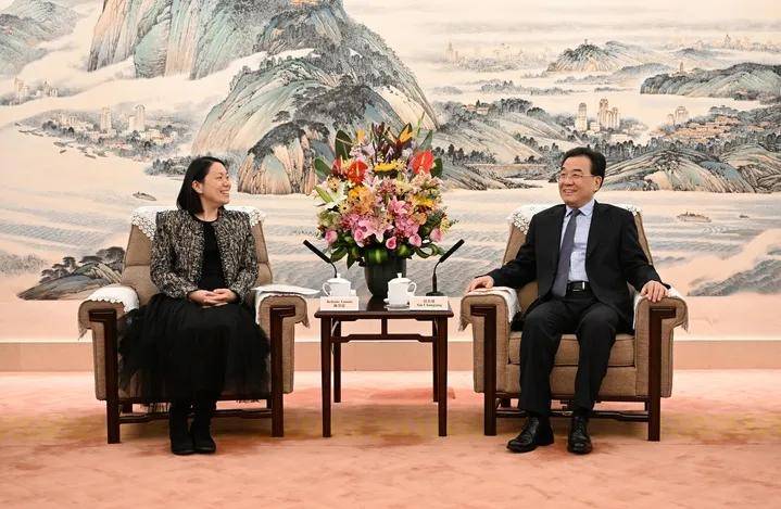 怎么申请皇冠信用网
_江苏省委书记会见的最年轻外资企业家二代怎么申请皇冠信用网
，什么来头？